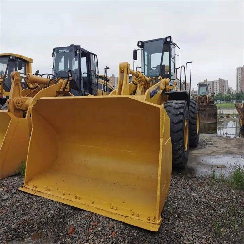 Caricatore Komatsu WA470-3 con carico nominale di 7 tonnellate e cilindrata di 11 litri dal Giappone