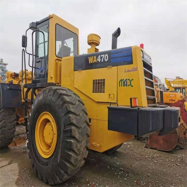 Caricatore Komatsu WA470-3 con carico nominale di 7 tonnellate e cilindrata di 11 litri dal Giappone