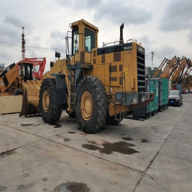 Low Working Hours WA600-6 Wheel Loader dal Giappone con peso della macchina di 44000-44500 kg