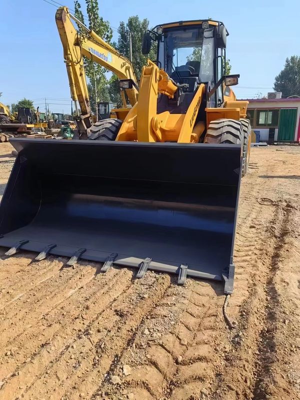 Liugong 856H caricatore a ruote da 5 tonnellate 6 cilindri 1.8-5.6 m3 Capacità del secchio per 1 anno