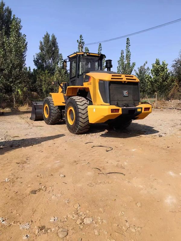 Liugong 856H caricatore a ruote da 5 tonnellate 6 cilindri 1.8-5.6 m3 Capacità del secchio per 1 anno
