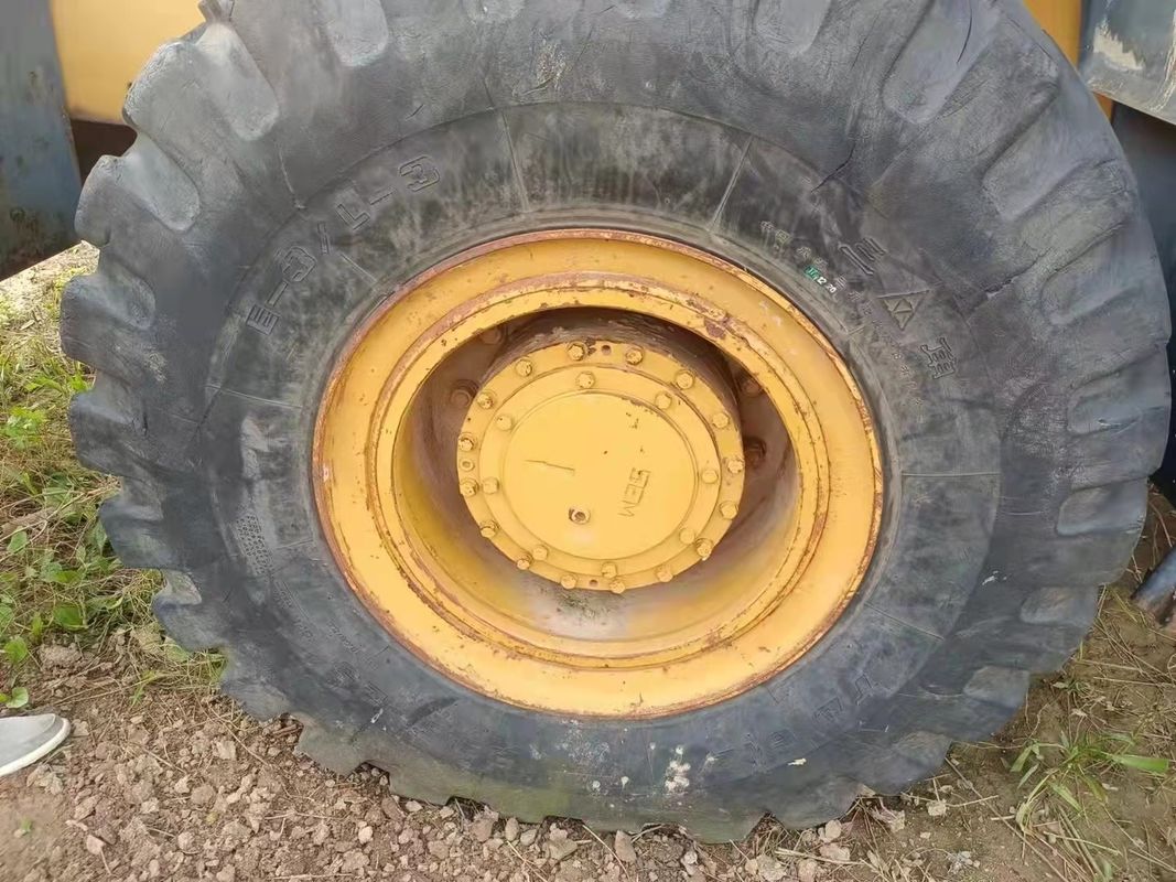 SEM 630B Caricatore di bulldozer LGP a binario con ripper a singola trave