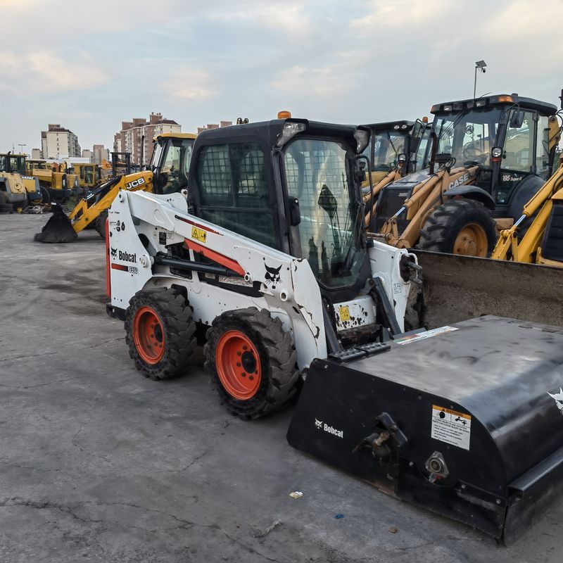 Caricatore a ruota mobile a guinzaglio BOCAT S550 caricatore usato per lavori di costruzione