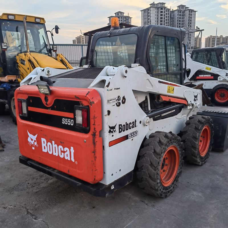 Caricatore a ruota mobile a guinzaglio BOCAT S550 caricatore usato per lavori di costruzione