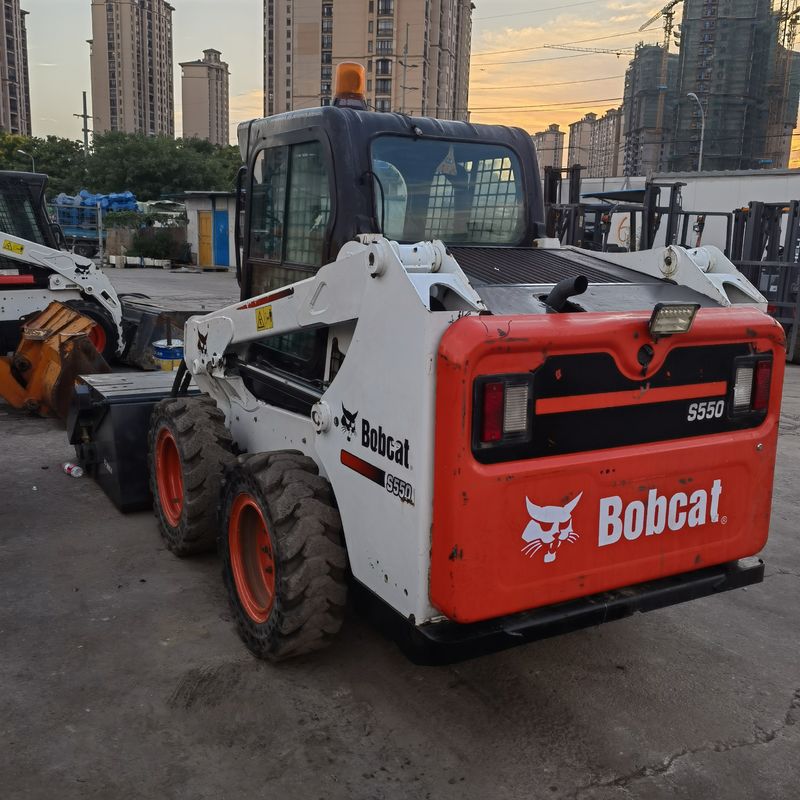 Caricatore a ruota mobile a guinzaglio BOCAT S550 caricatore usato per lavori di costruzione