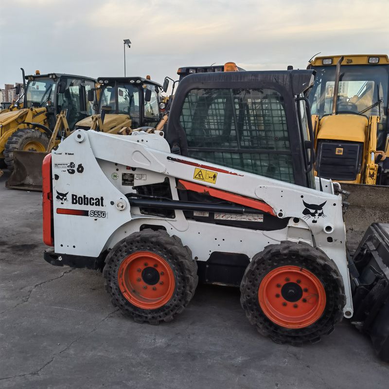 Caricatore a ruota mobile a guinzaglio BOCAT S550 caricatore usato per lavori di costruzione