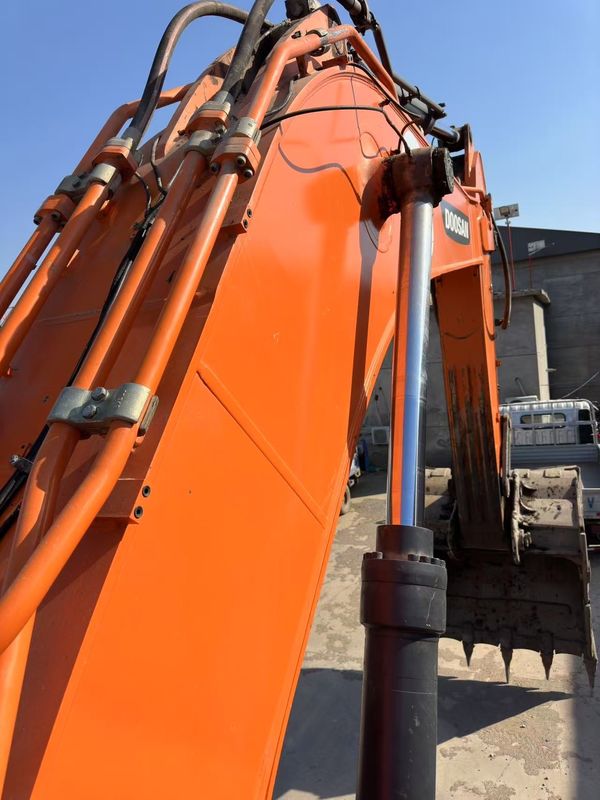 Escavatori usati Doosan DX560LC per la vendita di alta qualità attrezzature da costruzione di seconda mano