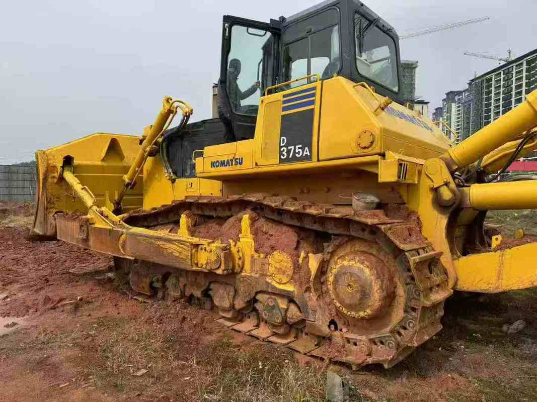 Bulldozer usato Komatsu D375A-5 in vendita.